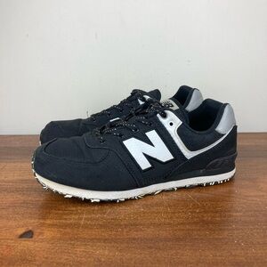 New Balance 574 Black White Casual Sneakers Shoes GC574WM2 Boys Size 5.5M.